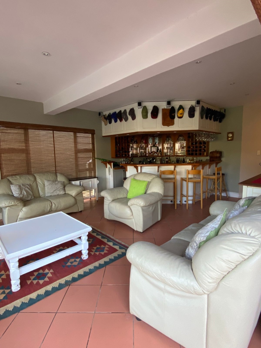 5 Bedroom Property for Sale in Seafield Eastern Cape